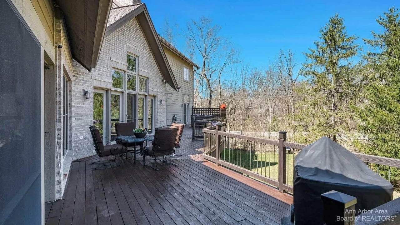 2566 Thornapple Drive, Ann Arbor, MI 48103