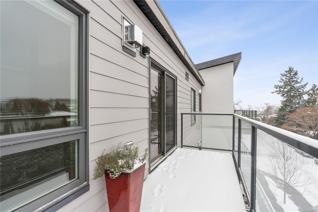 401-835 Dunsmuir Rd