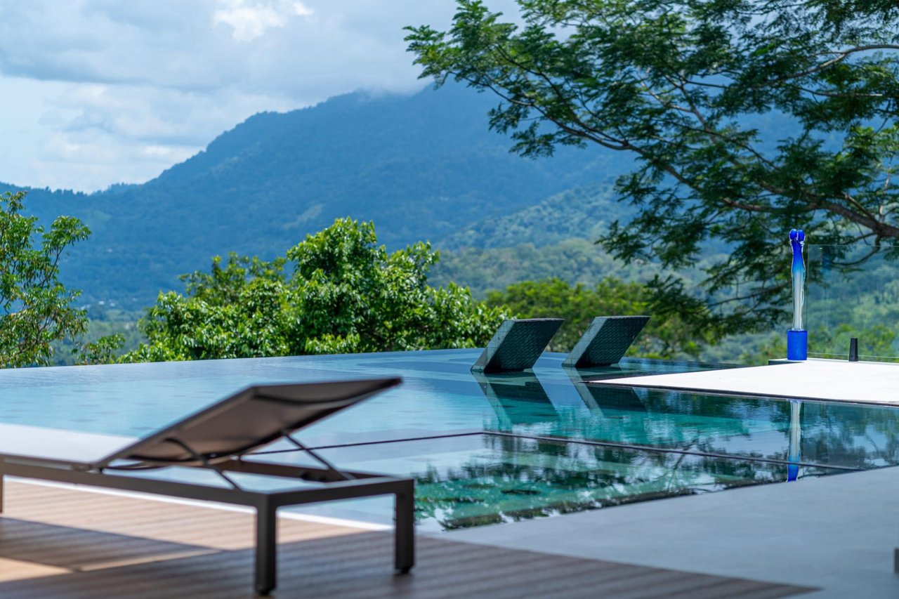 Private Solar Powered Ocean View Villa, Ojochal, Puntarenas