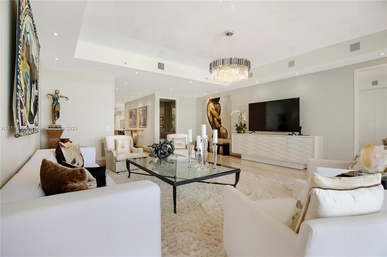 9705 Collins Ave, #1403N