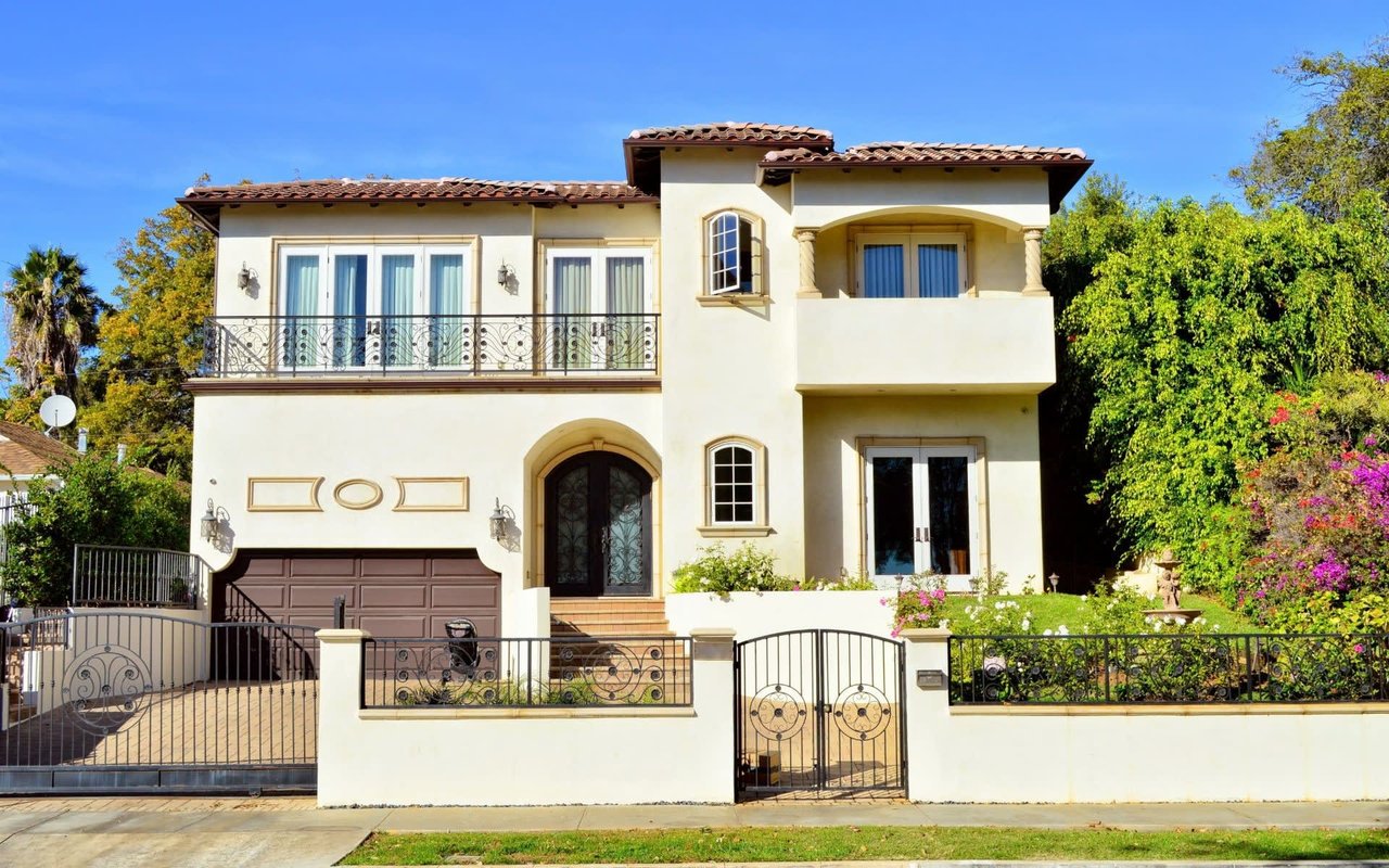 6 Essential Tips for Choosing the Right Beverly Hills Home for Your Family