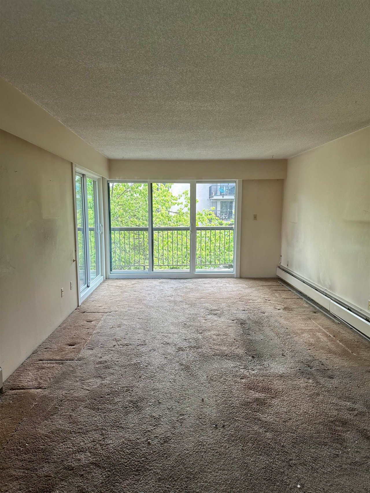 353-588 E 5 Ave