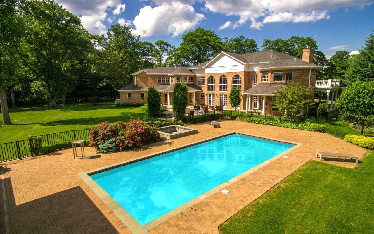 21 Harriman Drive