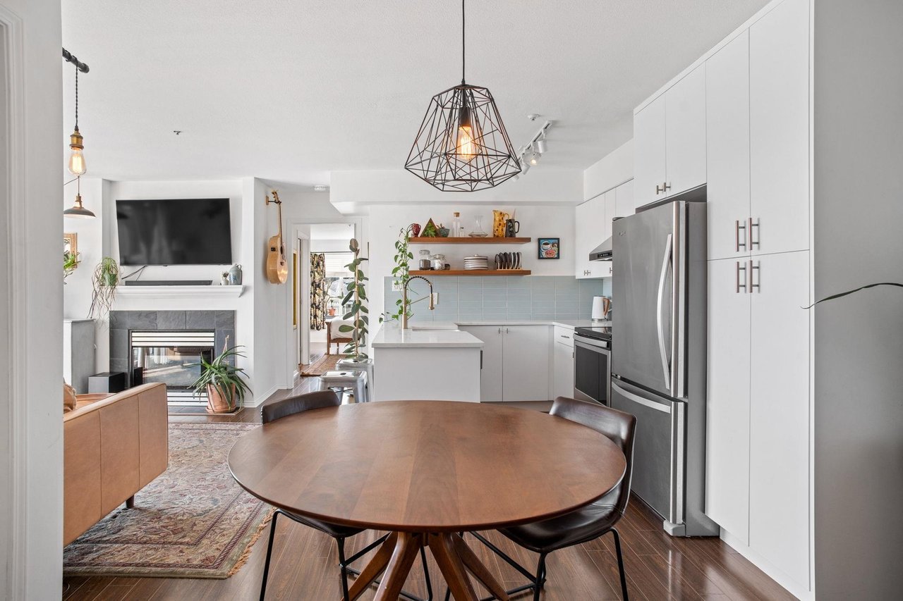 303-228 E 14th Ave