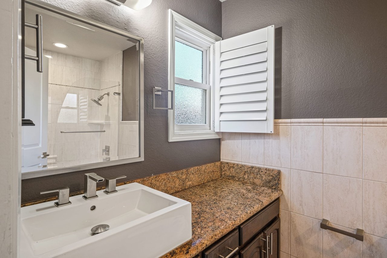 2022 Delaware Avenue Unit: 4
