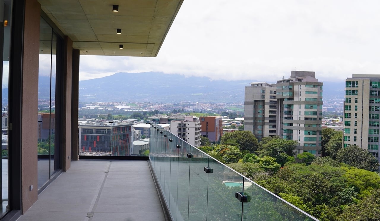 Panoramic View Luxury Penthouse, Escazu, San Jose