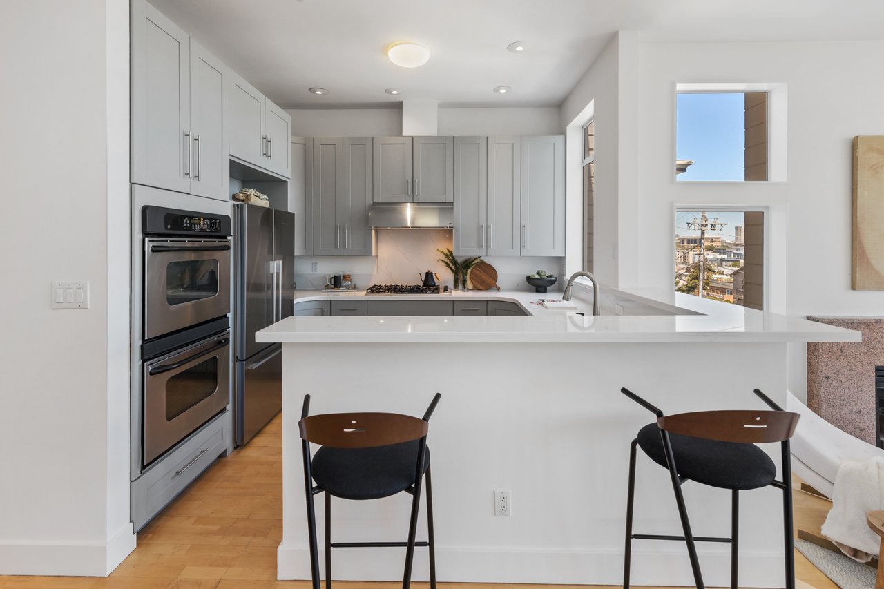 Generously Sized Condo Near Duboce Park