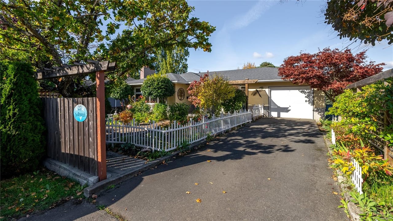 27 Jedburgh Rd