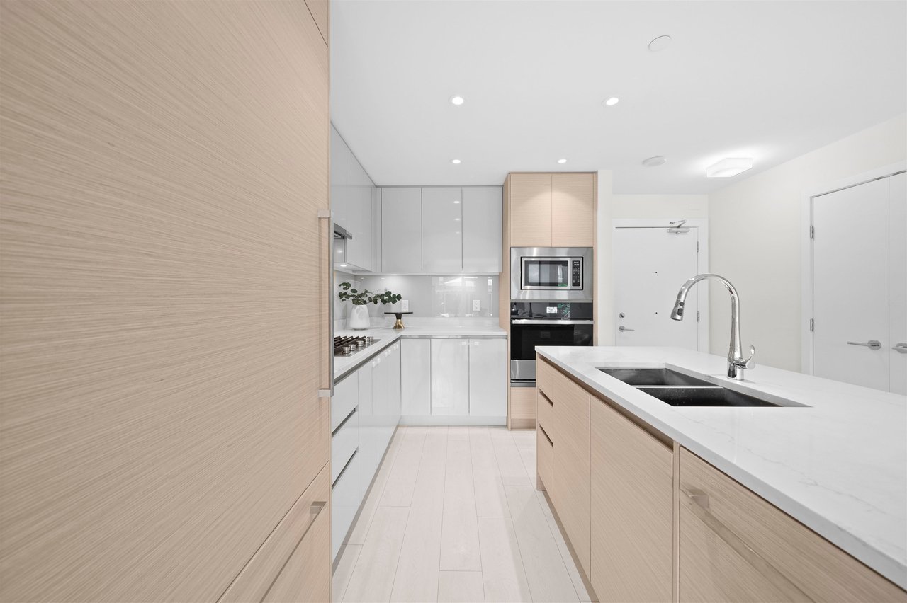 208-3538 Sawmill Cres