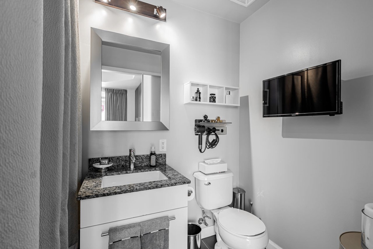 LUXURY URBAN TOWNHOME