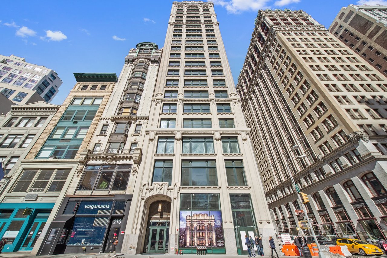 212 5TH AVE