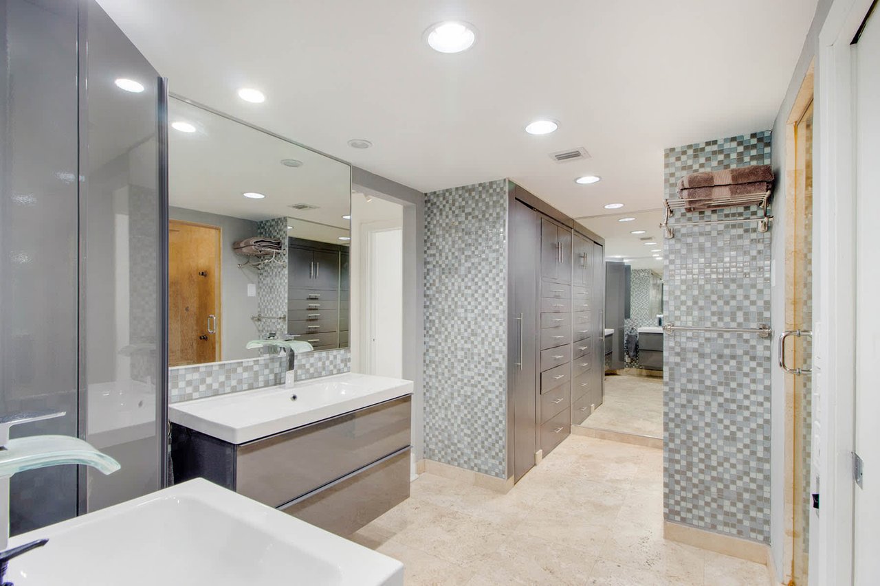 South Grove Modern Masterpiece
