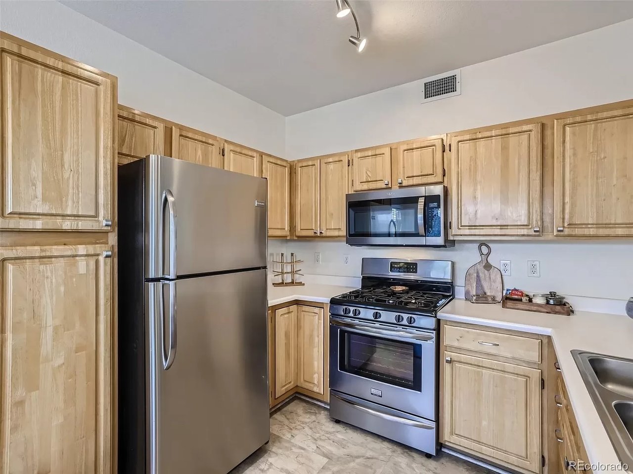 1040 Opal St #102