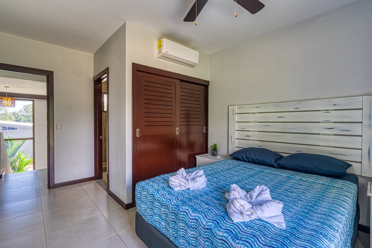 3 BEDROOM MODERN HOME WITH POOL WALKING DISTANCE TO EVERYTHING IN UVITA