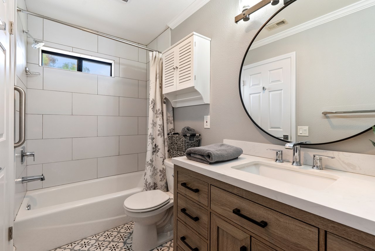 Soak in the View - Dive into Luxury