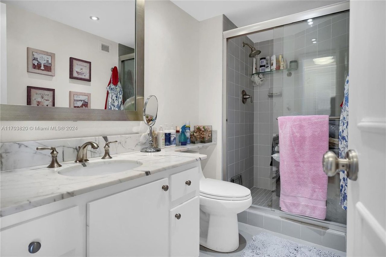 1121 Crandon Blvd, #E803