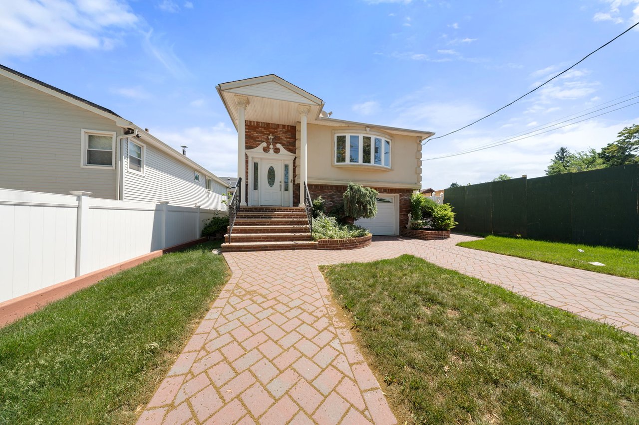 599 Foster Road, Woodrow Staten Island | Beautiful Raised Ranch
