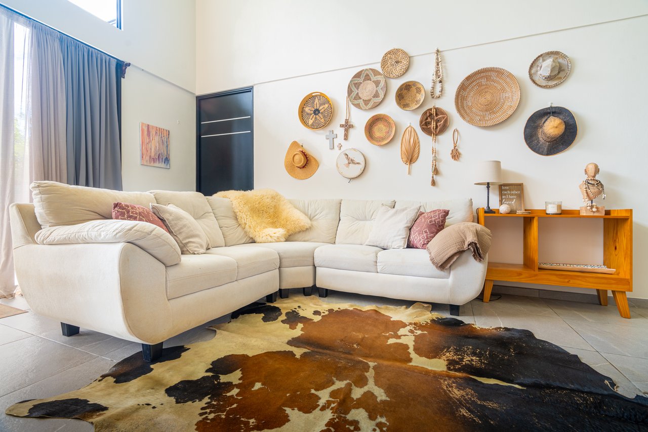 Modern 3 Bedroom Home - Walking distance to it all!