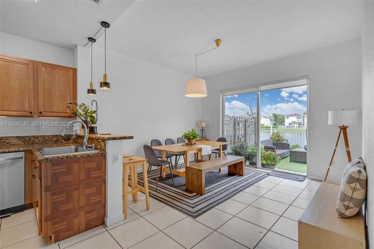 Closed Sale: 11451 NW 68 Terrace, Doral, FL | Beautiful residence in the heart of Doral Isles Sold