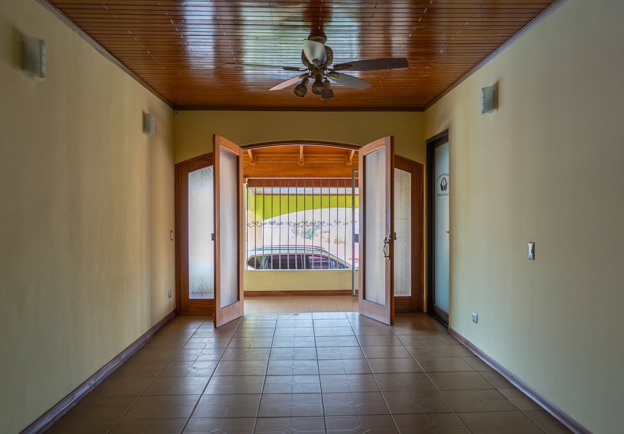 Ready for operations | Office building in downtown San Isidro