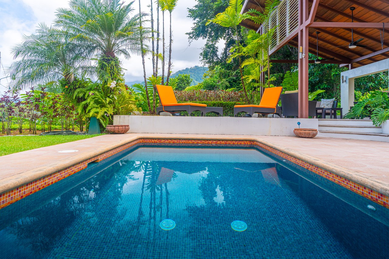 Casa de Orquideas - Mountains, Ocean and Jungle with Privacy In Gated Community, Ojochal