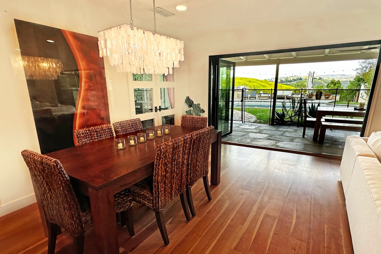 26024 Farmfield Road, Calabasas