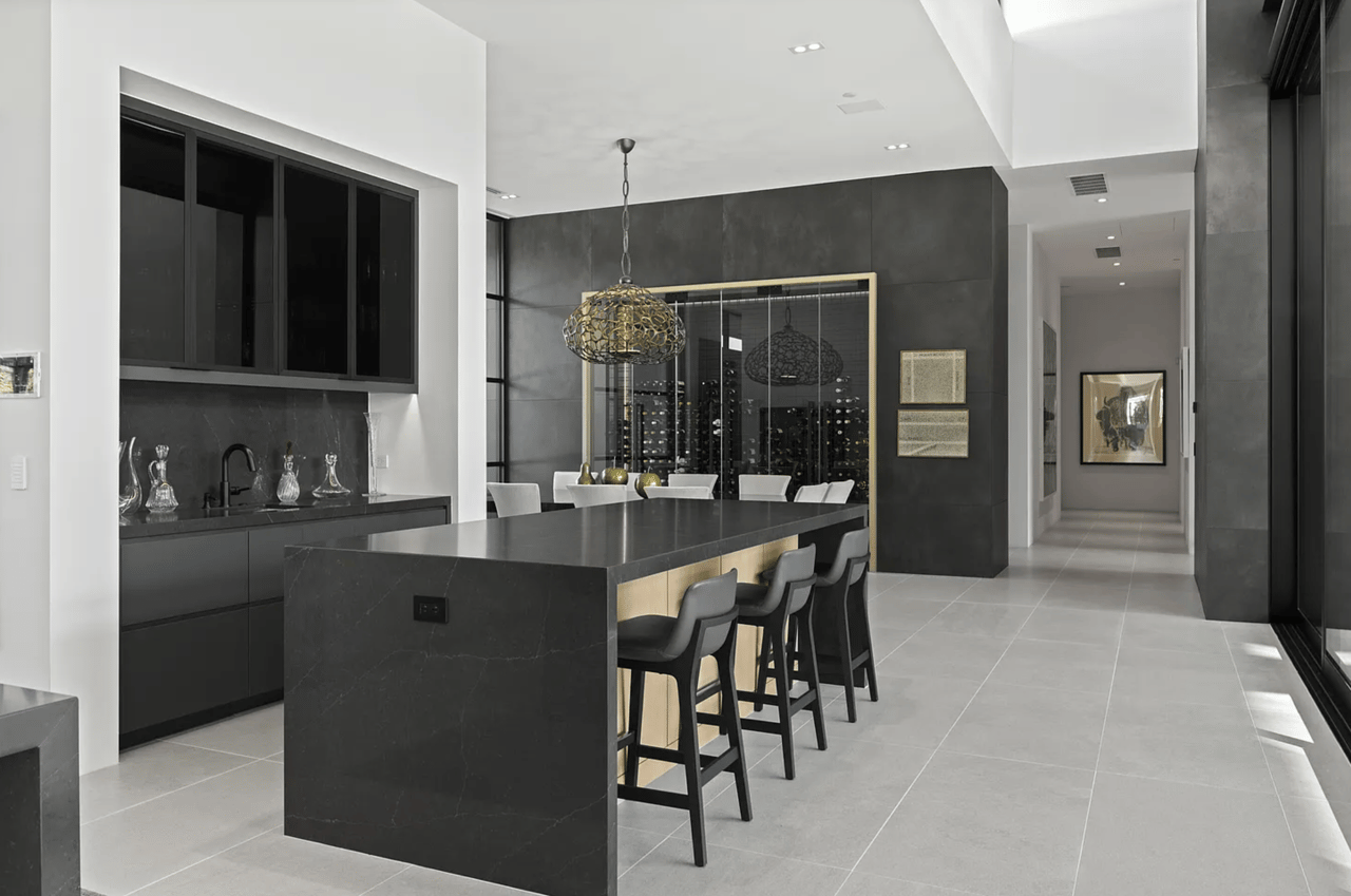 Luxury modern estate with resort like backyard in Paradise Valley Arizona