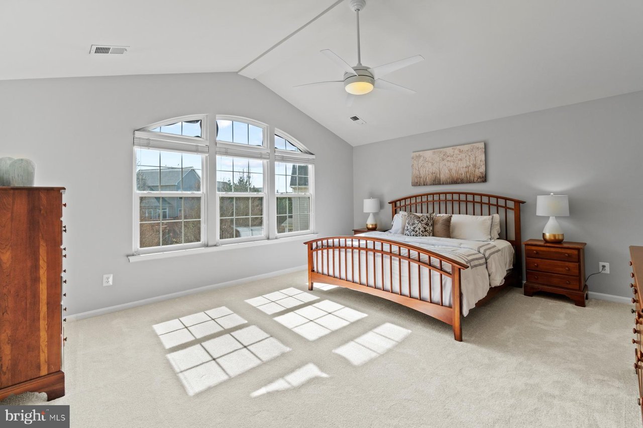 18252 Oak Lake Ct