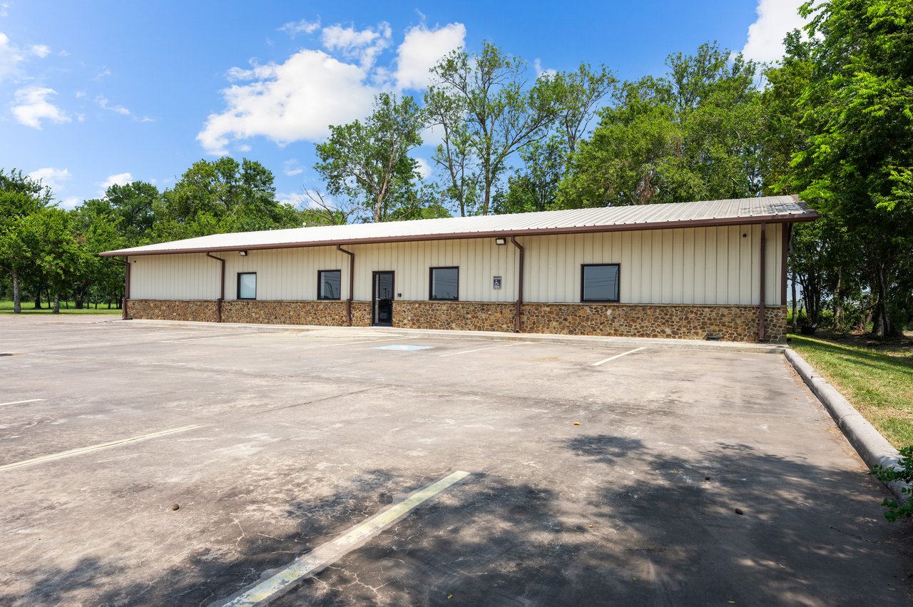 126 W Cedar Bayou Lynchburg Rd