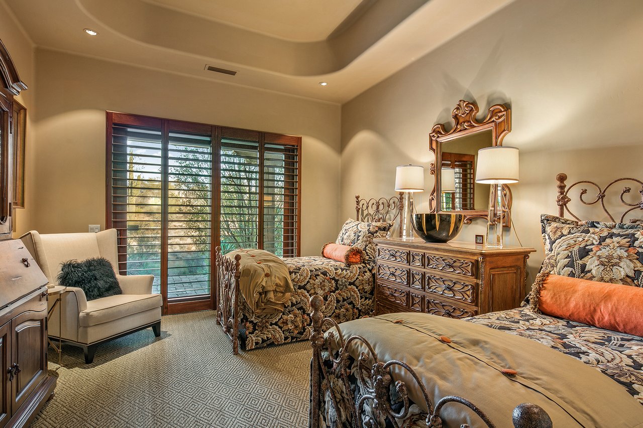 7311 E ARROYO HONDO Road