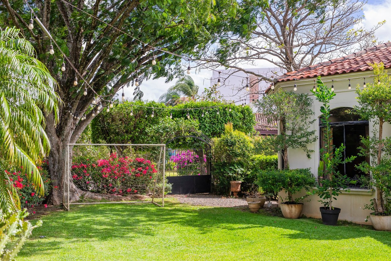 Mediterranean One Level Villa, Santa Ana, San Jose