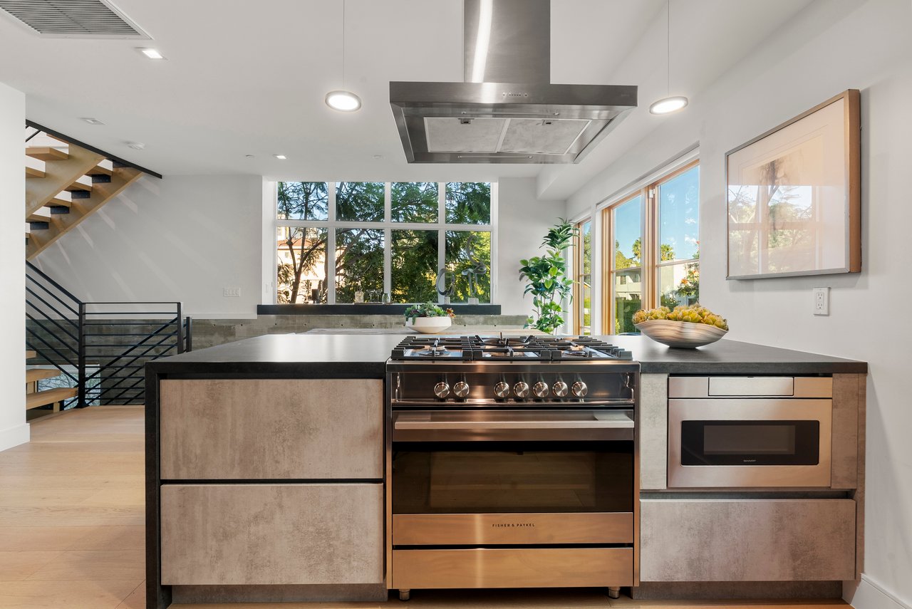 1033 N Vista St, West Hollywood