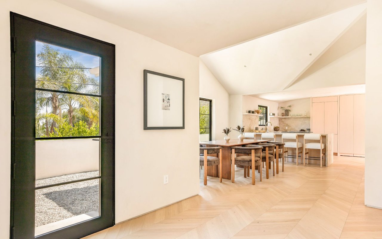 8353 Sunset View Dr