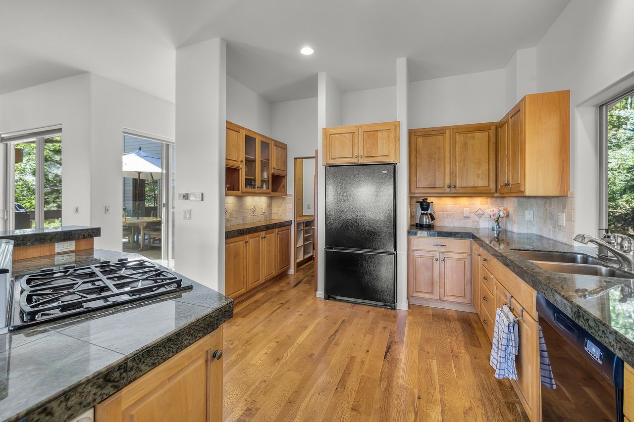 2582 NW 1st Street