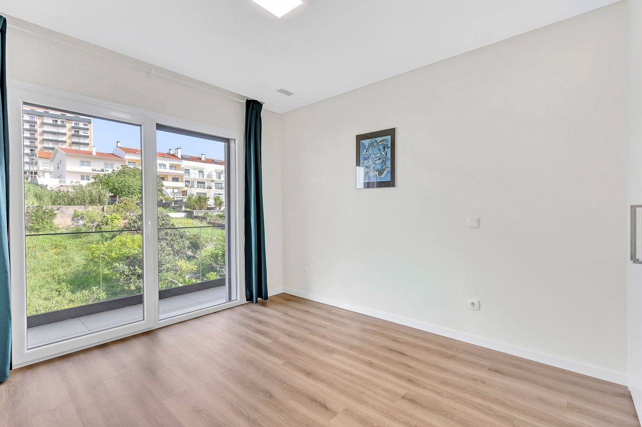 Bright Coastal Apartment with Large Terrace Just Steps from the Beach in Figueira da Foz