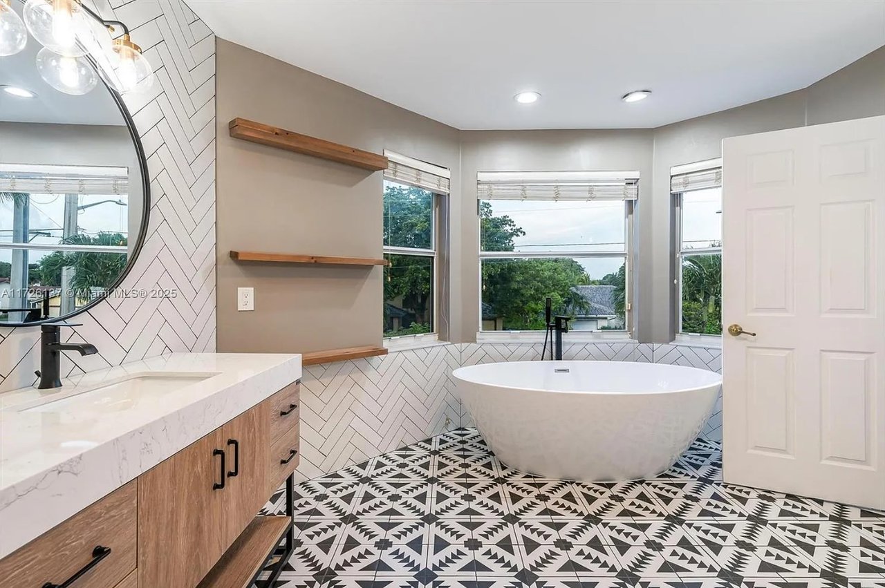 2561 NW 123rd Ter, Coral Springs, FL