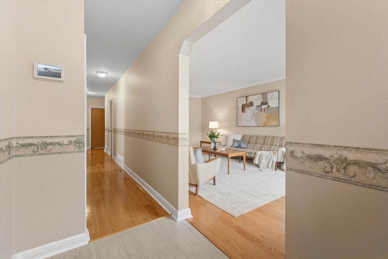 6 Berryton Ave