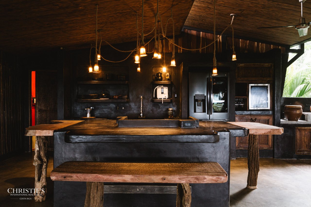 Villa Animales – Luxury Jungle Sanctuary