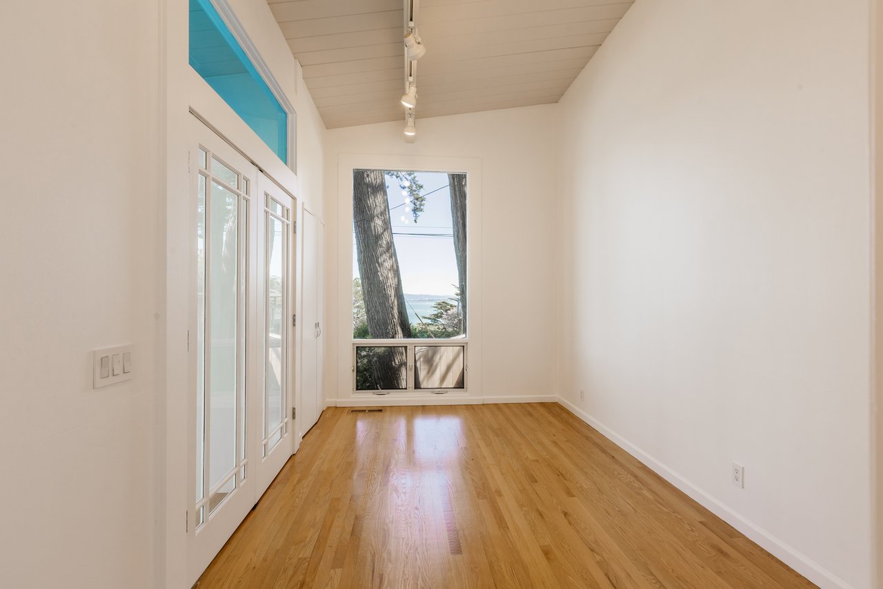 109 Marion Ave