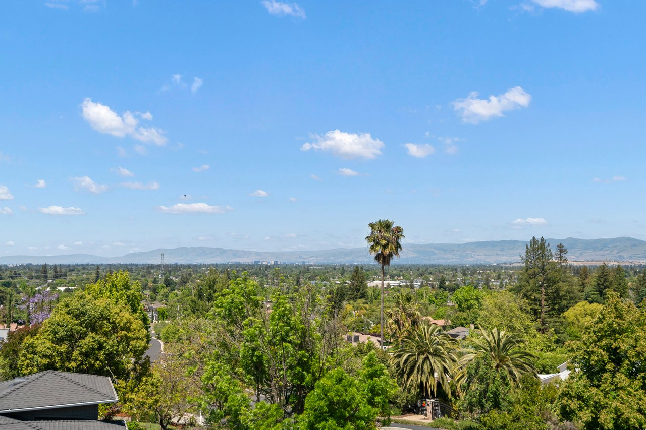 Broker Tour at 116 Regent Dr in Los Gatos Featuring Sipbie Caffè