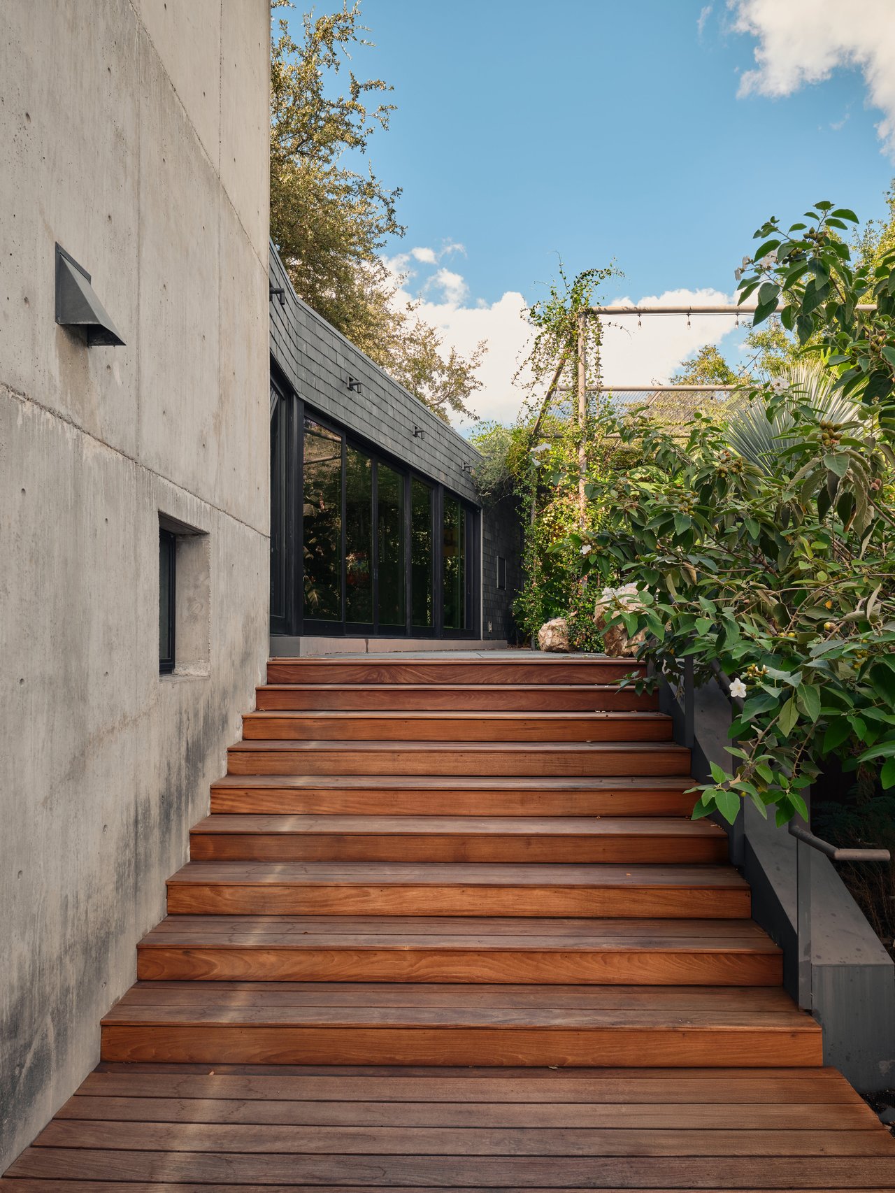 STRATFORD HILLS ARCHITECTURAL LANDMARK