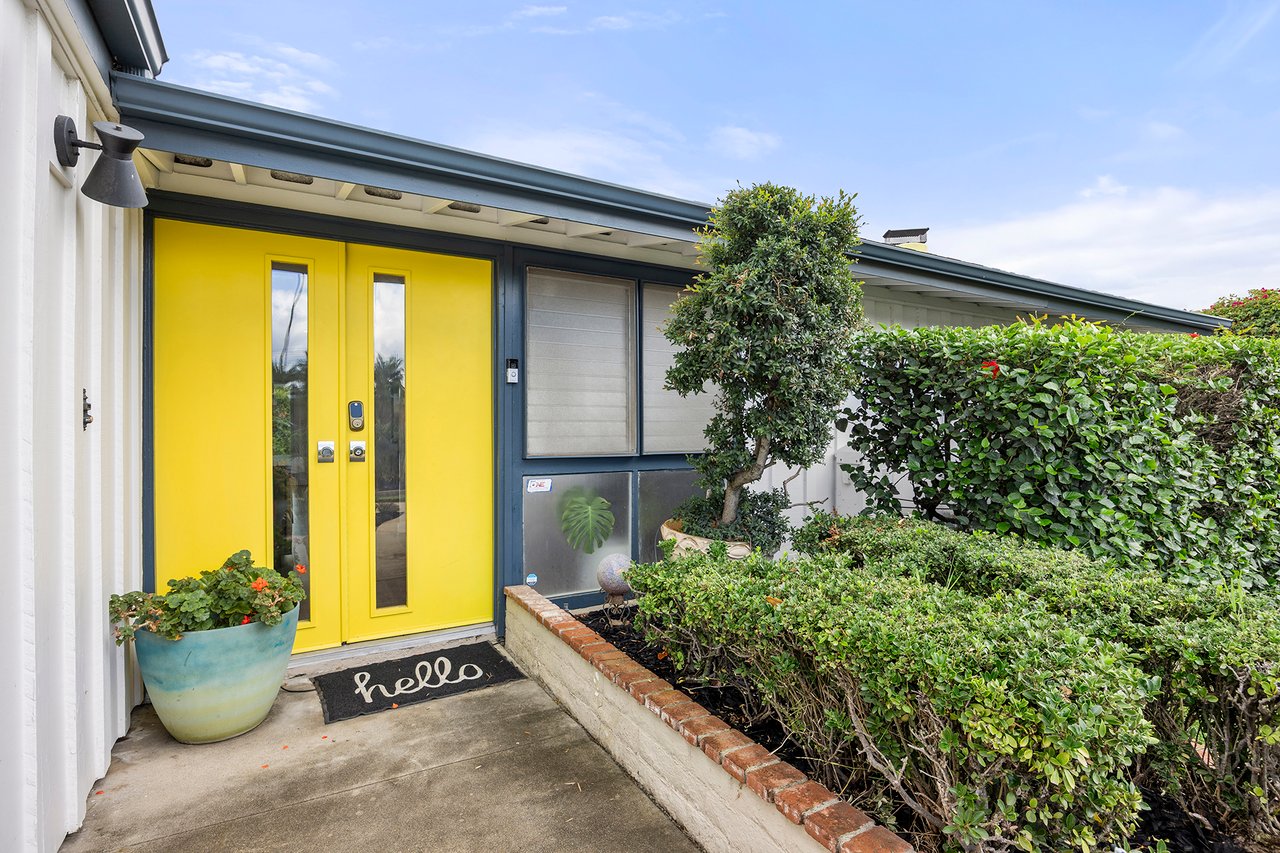Tustin Cliff Home May For Sale