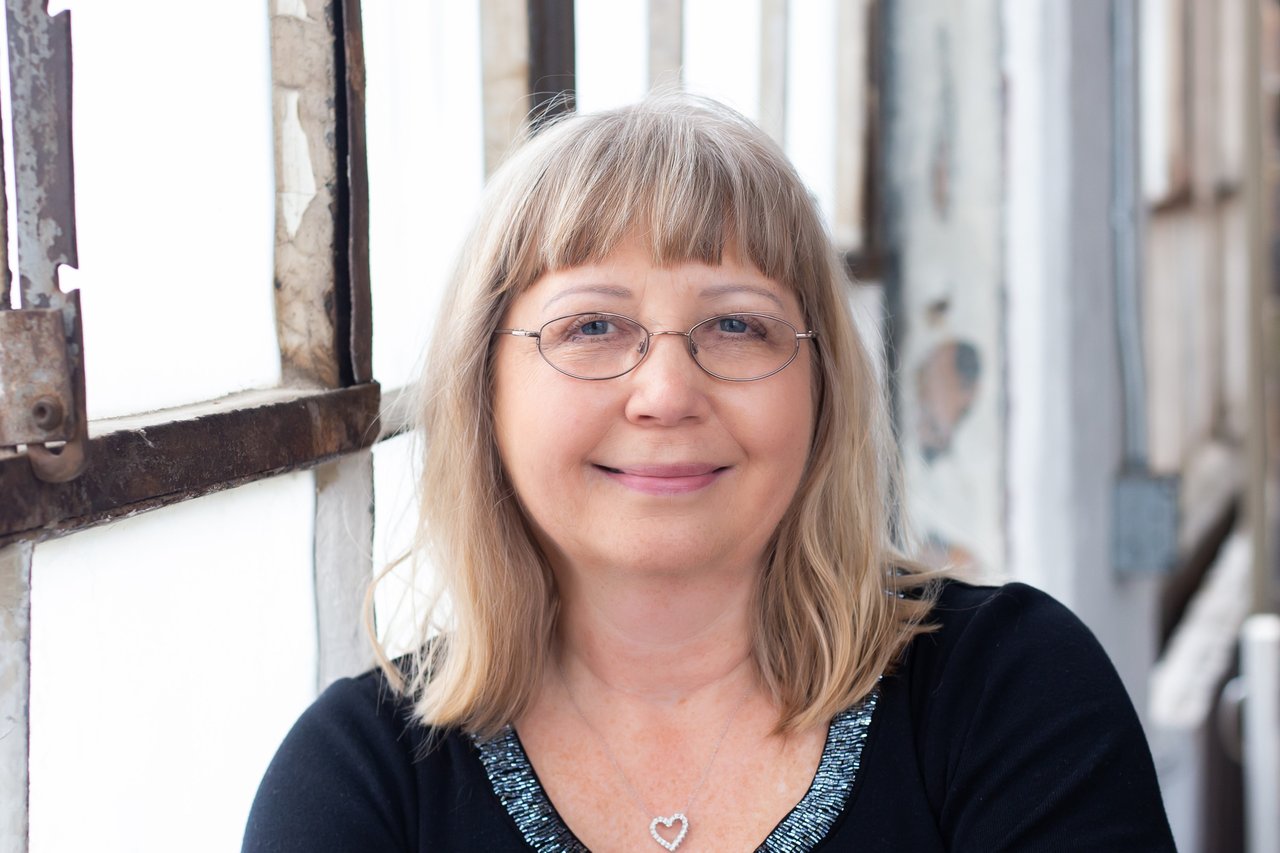 Donna Knauer  