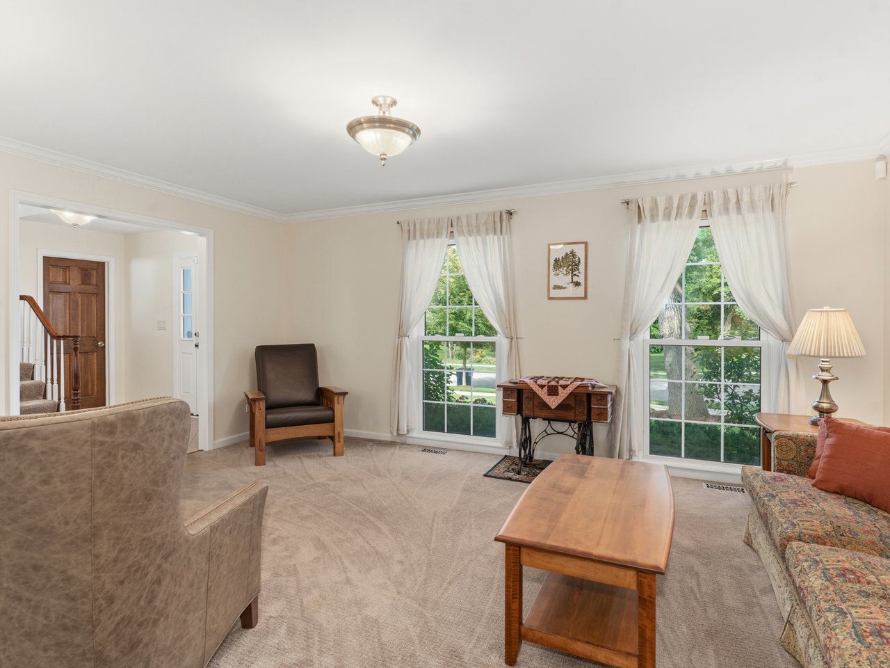 1235  Pin Oak Court