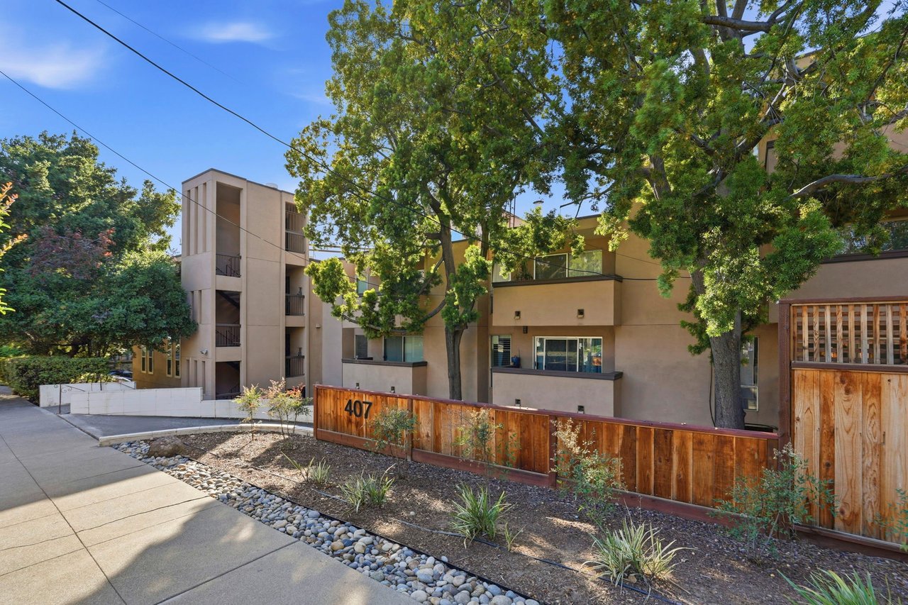 407 Orange St 206