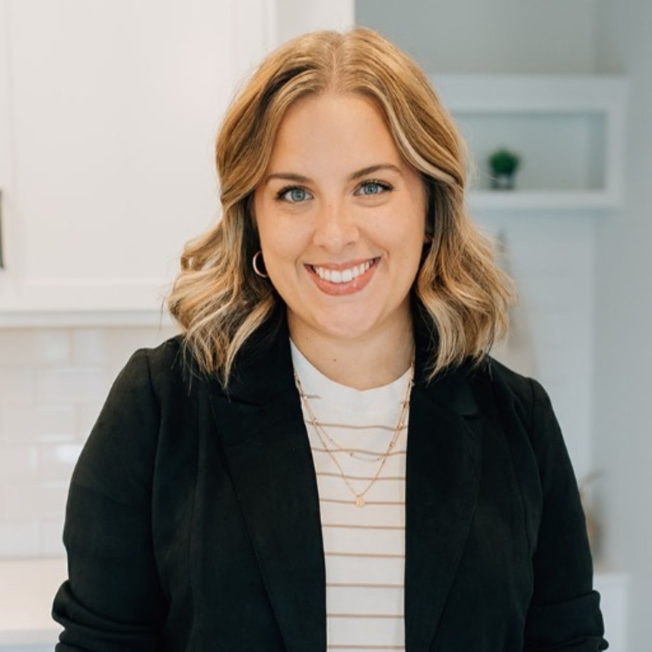 Abby Chapman Clemmons, NC Real Estate Agent Headshot