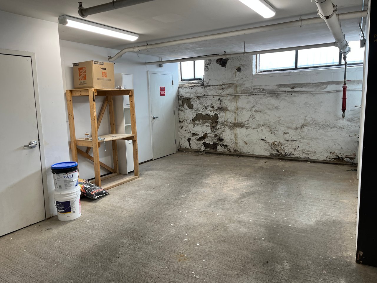 Northampton Street - One bed one back with laundry, roof deck, elevator and Parking! 