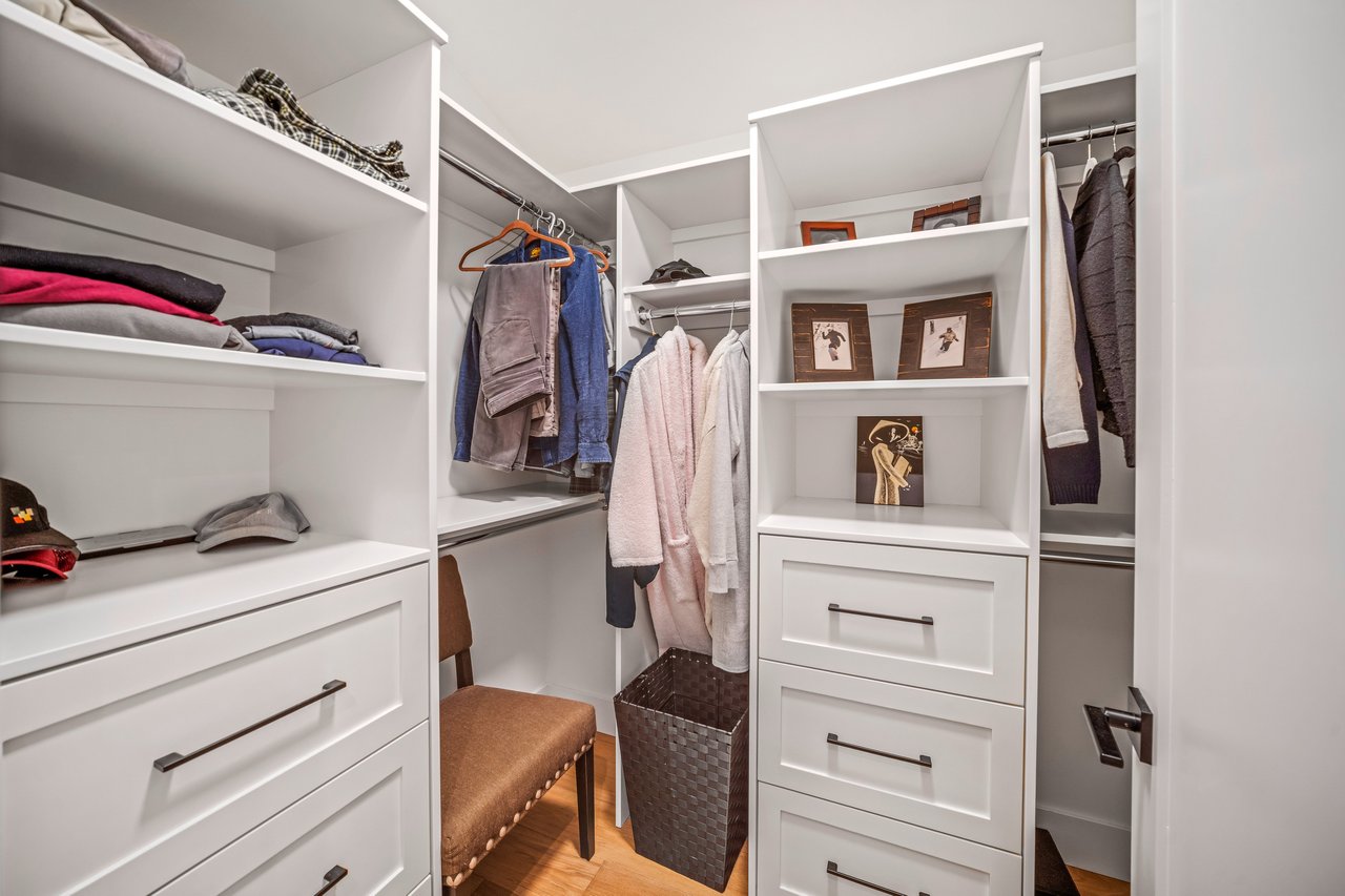 810 3rd Street Unit: 4