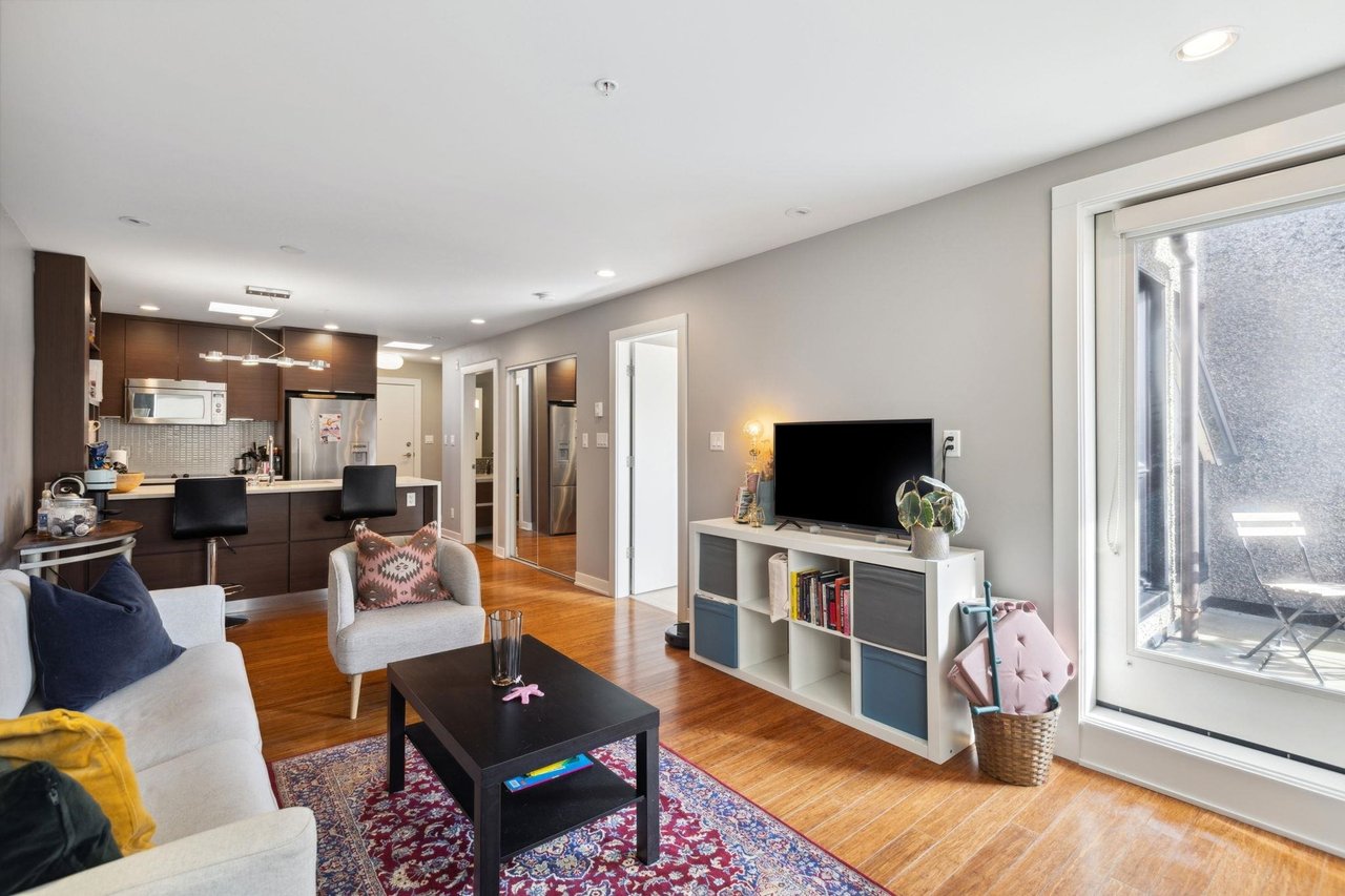 2481 Waterloo St, #403