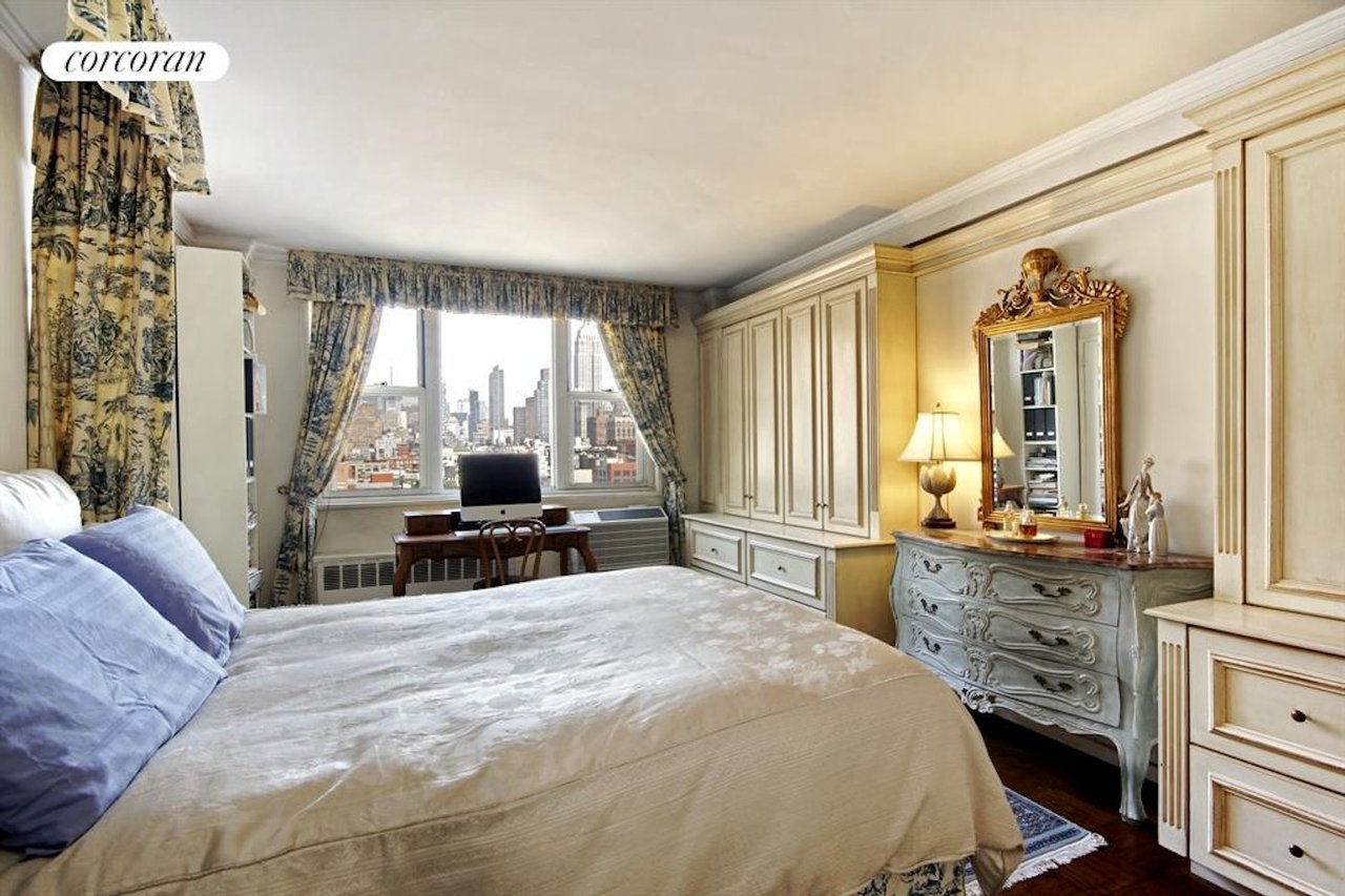 77 Seventh Avenue Unit: 19L